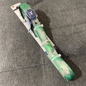 Green Camouflage Dog Leash. Batteries and replacement batteries are included